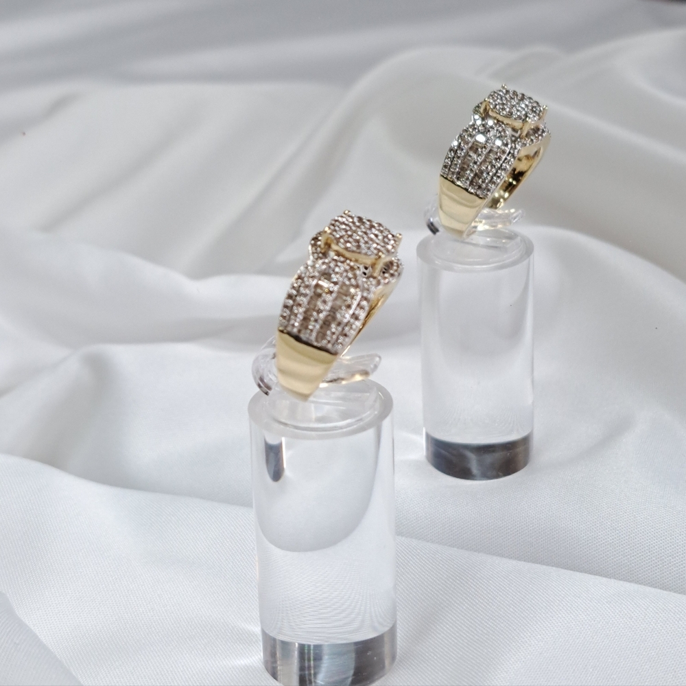 1.27ctw. ROUND BAGUETT CROWN TOP WHITE DIAMOND CLUSTER 10K YELLOW GOLD RING - Picture 4 of 16